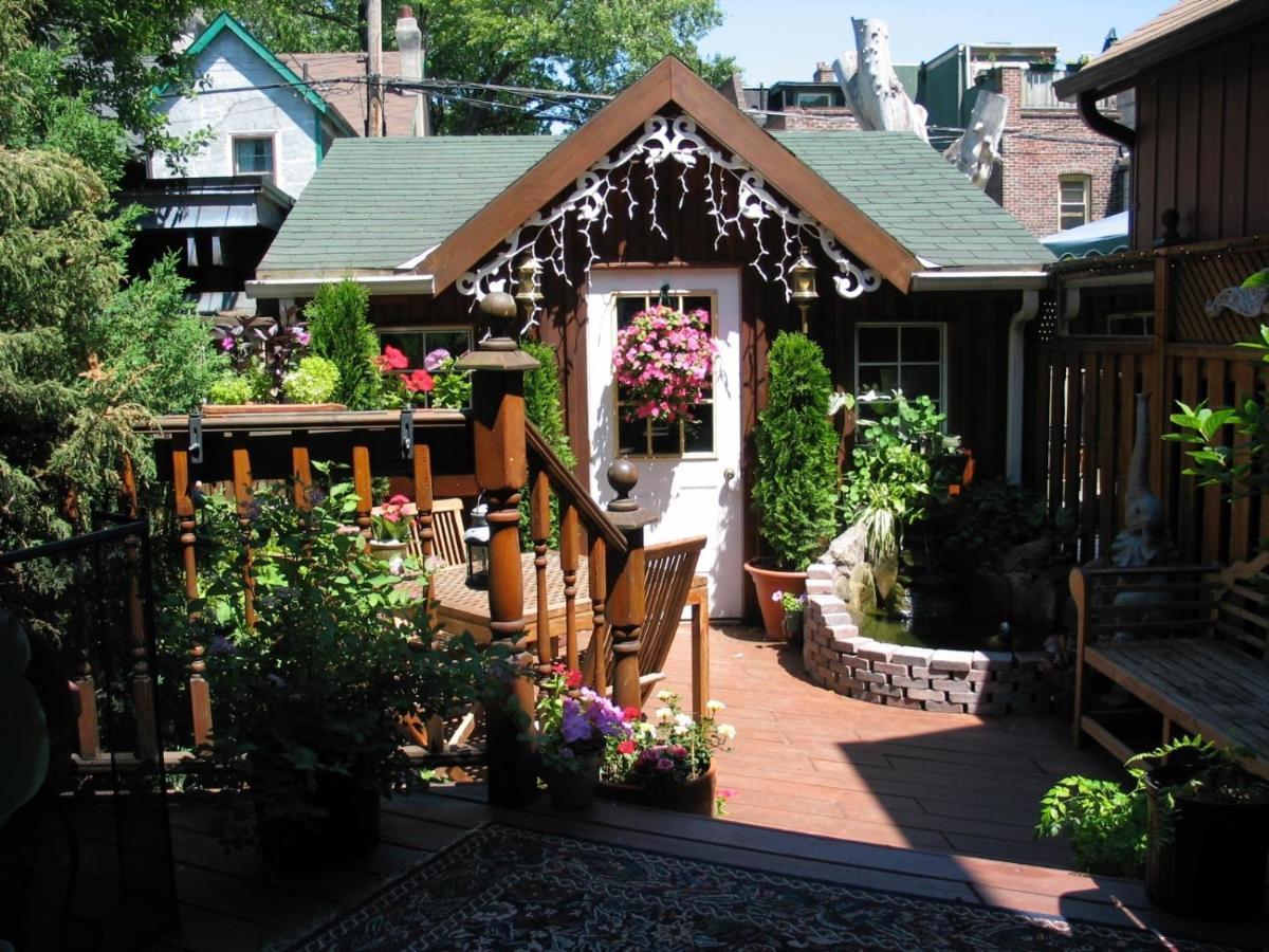 A Seaton Dream Hotel Toronto Exterior photo