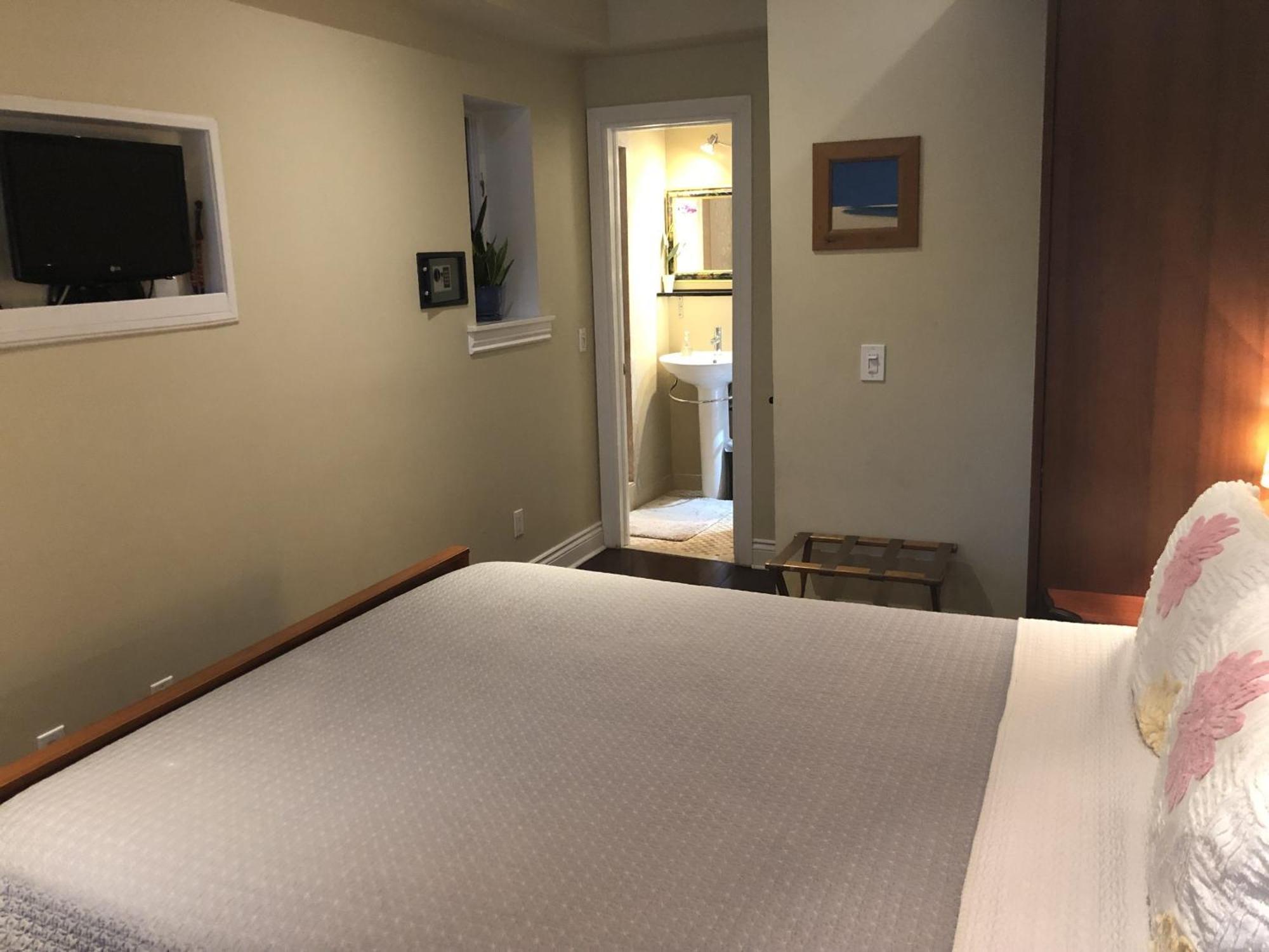 A Seaton Dream Hotel Toronto Room photo